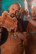 Carica l'immagine nel visualizzatore di Gallery, Pack: Tagliere in legno + Grembiule ricamato Umammita!
