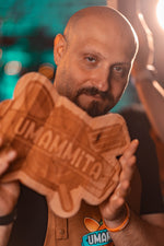 Carica l'immagine nel visualizzatore di Gallery, Pack: Tagliere in legno + Grembiule ricamato Umammita!
